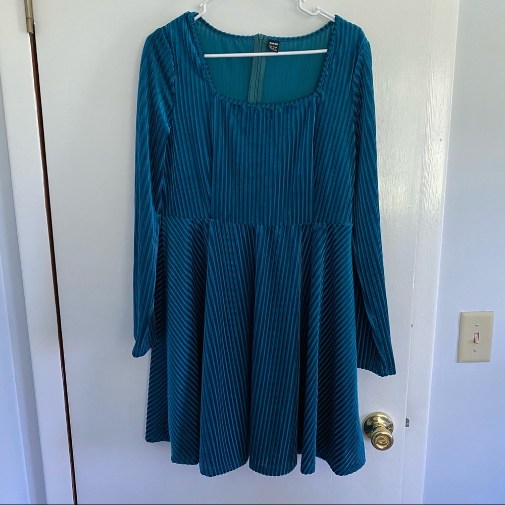 🚨LAST CHANCE: SHIEN Velvet/Sheer long sleeve dress